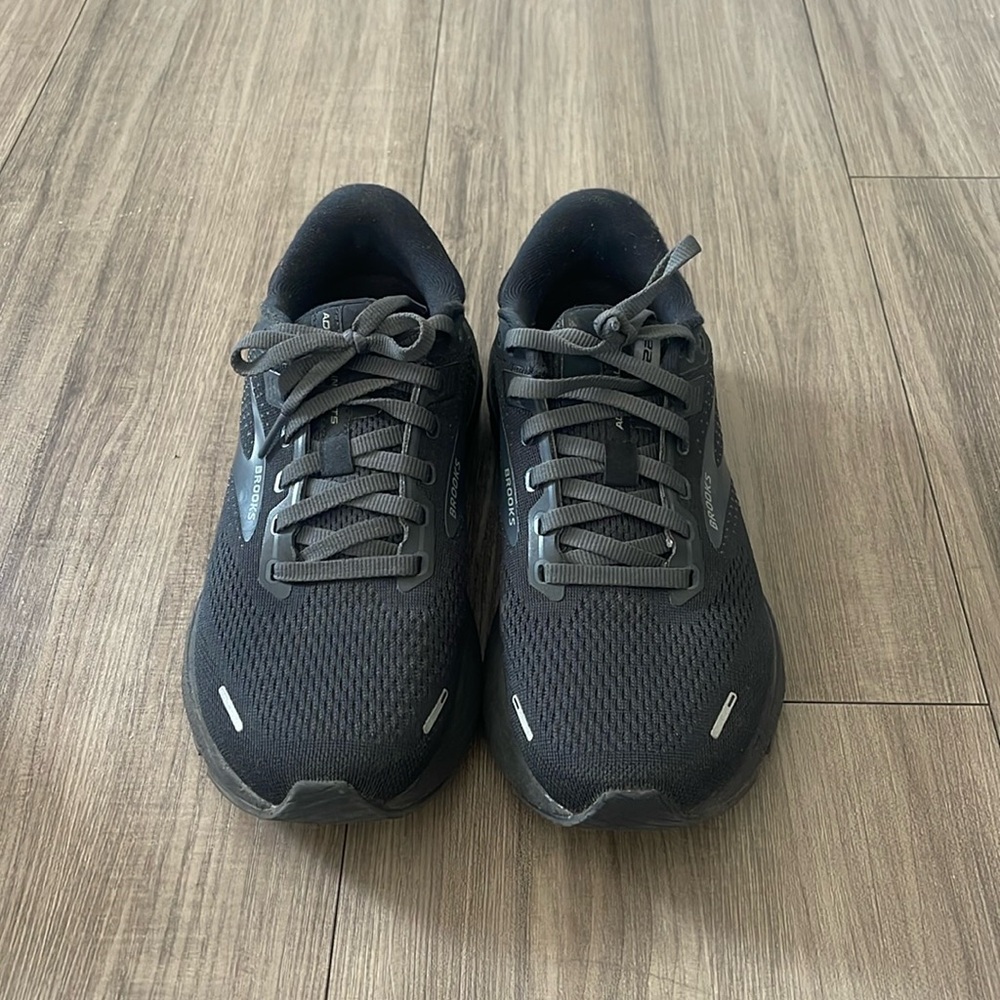 Black brooks GT5 22